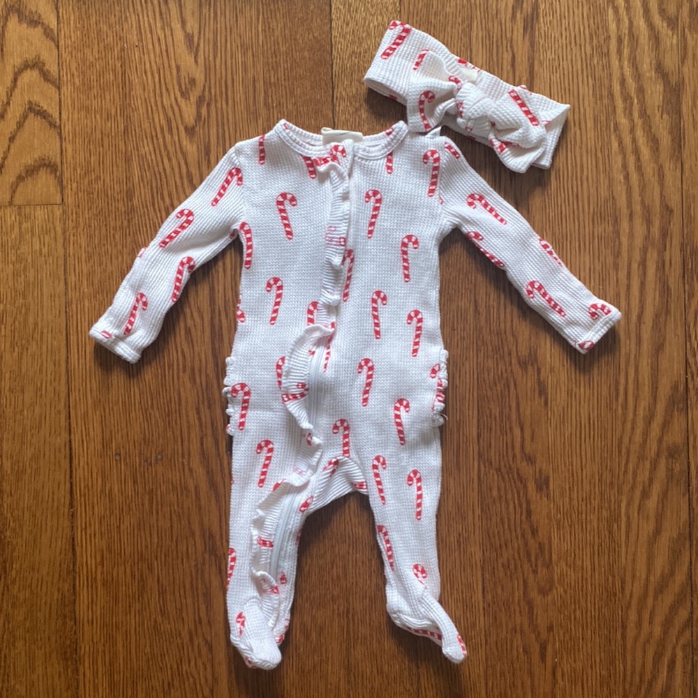 SpearmintLove Organic Waffle Ruffle Zip Footie and Matching Bow- Candy Cane